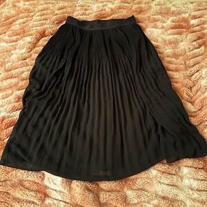 H&M Black Pleated Midi Circle Skirt